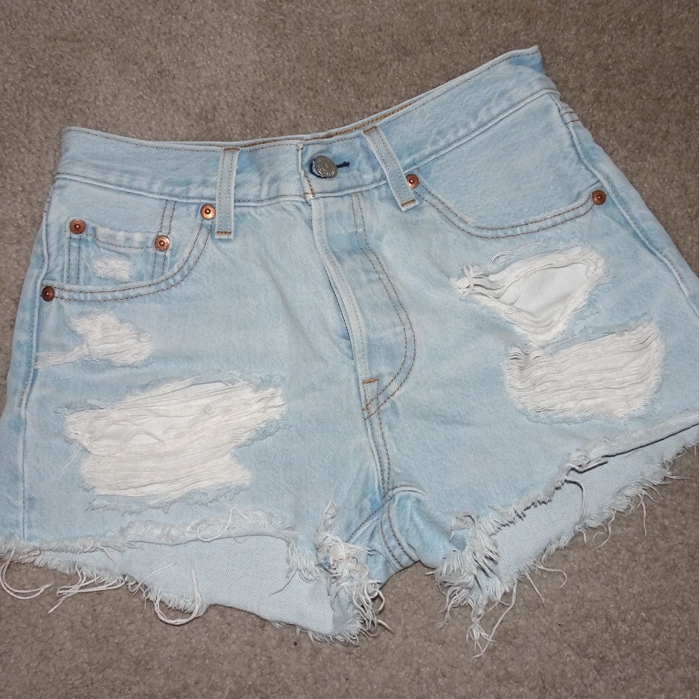 Levi’s mid-rise Jean shorts